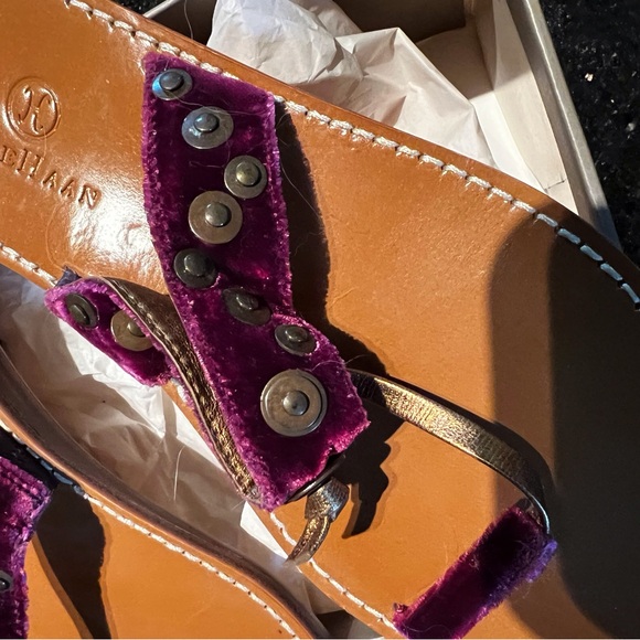 New with Tag Women’s Cole Haan Burgundy Velvet AMILIA Toe Thong Sandals 💃 - Picture 4 of 10